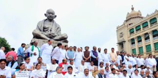 ಸಿದ್ದರಾಮಯ್ಯ ಅಂತಹ ಜನಪ್ರಿಯ ಮುಖ್ಯಮಂತ್ರಿಯನ್ನು ದೆಹಲಿಯ ಮುಖ್ಯಮಂತ್ರಿ ಅರವಿಂದ್ ಕೇಜ್ರೀವಾಲ್, ಜಾರ್ಖಂಡ್ ಮುಖ್ಯಮಂತ್ರಿ ಹೇಮಂತ್ ಸೊರೈನ್ ರಂತೆ ED ದುರ್ಬಳಕೆ ಸಂಚಿನಿಂದ ಬಂಧಿಸುವ ಕೇಂದ್ರ ಹುನ್ನಾರ:ಸಚಿವ ಮಹದೇವಪ್ಪ