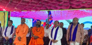 ಡಾ.ಬಿ.ಆರ್ ಅಂಬೇಡ್ಕರ್ ಹಾಗೂ ಡಾ. ಬಾಬು ಜಗಜೀವನ ರಾಮ್ ರವರ ಭಾವಚಿತ್ರಕ್ಕೆ ಪುಷ್ಪ ನಮನ.