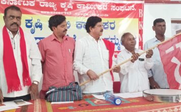 ಮನರೇಗಾ ದುರ್ಬಲಗೊಳಿಸುತ್ತಿರುವ ಕೇಂದ್ರ ಸರ್ಕಾರದ ವಿರುದ್ಧ ಐಕ್ಯ ಹೋರಾಟ ನಡೆಸಲು ಕೃಷಿ ಕಾರ್ಮಿಕರಿಗೆ,ಕಾಂ ಸಂತೋಷ್ ಕರೆ .