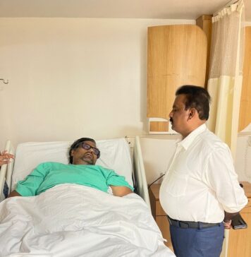 ವಿತರಕರ ಸಂಘದ ಅಧ್ಯಕ್ಷ ಶಂಭುಲಿಂಗಅವರಿಗೆ 5ಲಕ್ಷ ರೂ ನೆರವು ನೀಡಿದ ಸಿಎಂ