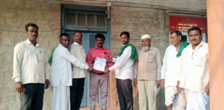 ಹಳ್ಳಕ್ಕೆ ಕಟ್ಟಿದ ಸಿ.ಡಿ. ಕಟ್ಟಡ ತರವುಗೊಳಿಸುವ ಕುರಿತು ರೈತರ ಪ್ರತಿಭಟನೆ