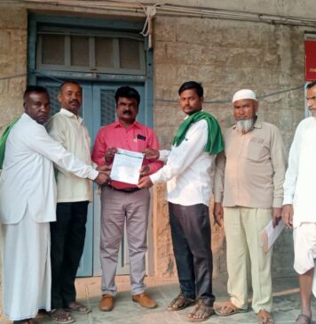 ಹಳ್ಳಕ್ಕೆ ಕಟ್ಟಿದ ಸಿ.ಡಿ. ಕಟ್ಟಡ ತರವುಗೊಳಿಸುವ ಕುರಿತು ರೈತರ ಪ್ರತಿಭಟನೆ