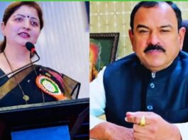 ದೇವಮಾನವನ ಫೋನ್ನಲ್ಲಿ ಅಡಗಿದೆಯೇ ಮಹಾರಾಷ್ಟ್ರ ರಾಜಕಾರಣದ ಜಾತಕ?ಅಶೋಕ್ ಖಾರಟ್ ಪ್ರಕರಣದ ಸ್ಫೋಟಕ ಟ್ವಿಸ್ಟ್