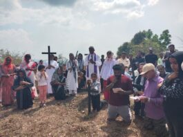 ಬೆಟ್ಟದಲ್ಲಿ 15 ಶಿಲುಬೆ ಪ್ರಾರ್ಥನೆಯೊಂದಿಗೆ ಗುಡ್ ಫ್ರೈಡೆ ಆಚರಣೆ