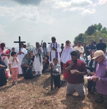 ಬೆಟ್ಟದಲ್ಲಿ 15 ಶಿಲುಬೆ ಪ್ರಾರ್ಥನೆಯೊಂದಿಗೆ ಗುಡ್ ಫ್ರೈಡೆ ಆಚರಣೆ