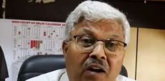 ದೇಶದ ನ್ಯಾಯಾಲಯಗಳು ಮತ್ತು ಸಾಂವಿಧಾನಿಕ ಸಂಸ್ಥೆಗಳು ಸತ್ತು ಹೋಗಿವೆ ಎಂದು ಘೋಷಿಸಿರುವ ಅವರು ಈಗ ಕೇವಲ ಜನ ಆಂದೋಲನ ಮಾತ್ರ ಏಕೈಕ ದಾರಿ