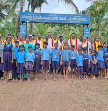ಸರ್ಕಾರಿ ಶಾಲಾ ಮಕ್ಕಳ ಶೈಕ್ಷಣಿಕ ಬೆಳವಣಿಗೆಗೆ ಹೆಗಲಾದ ಕರವೇ ಸ್ವಾಭಿಮಾನಿ ಬಣ ಉಚಿತ ಪುಸ್ತಕ ವಿತರಿಸಿ ದಾನಿಗಳಿಗೆ ಸನ್ಮಾನ