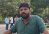 ಜೆಡಿಎಸ್ ಮತ್ತು ಬಿಜೆಪಿ ಕಾರ್ಯಕರ್ತರು ಪ್ರದೀಪ್ ಈಶ್ವರ್ ಅವರಿಗೆ ಹೊಡೆಯಲೆಂದೇ ಬಂದಿದ್ದರು ಮತ್ತು ವೇದಿಕೆ ಮೇಲಿದ್ದ ಪ್ರದೀಪ್ ಈಶ್ವರ್ ಅವರನ್ನು ಕೆಟ್ಟ ಪದಗಳಿಂದ ನಿಂದಿಸಿದ್ದರು.