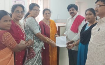 ಬಿಸಿಊಟ ತಯಾರಕರಿಗೆ 3 ತಿಂಗಳ ಬಾಕಿ ವೇತನ ಕೊಡದೆ ನಿರ್ಲಕ್ಷ್ಯ ವಹಿಸಿದ್ದರಿಂದ ಲೋಕಾಯುಕ್ತರಿಗೆ ದೂರು.