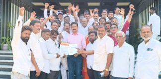 ಹೈಕೋರ್ಟ್ ಕ್ರಾಸ್ ಬಳಿ ಈಗಾಗಲೇ ದಿ. ವಿಠಲ ಹೇರೂರ ವೃತ್ತ ನಾಮಕರಣ ಮಾಡಿ ನಾಮಫಲಕ ಅಳವಡಿಸಿದೆಅಲ್ಲಿ ಪುತ್ಥಳಿ ನಿಲ್ಲಿಸಲು ಸಮಾಜದ ಒತ್ತಾಯ