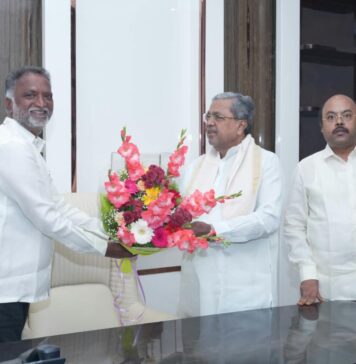 ಸಿದ್ದರಾಮಯ್ಯ ನಿವಾಸಕ್ಕೆ ಸಚಿವ ಕೆ.ಎಸ್.ಬಸವಂತಪ್ಪ ಭೇಟಿ.ನೊಂದವರ ಕಣ್ಣೀರು ಒರೆಸುವಂತೆ ಮಾಜಿ ಸಿಎಂ ಸಲಹೆ